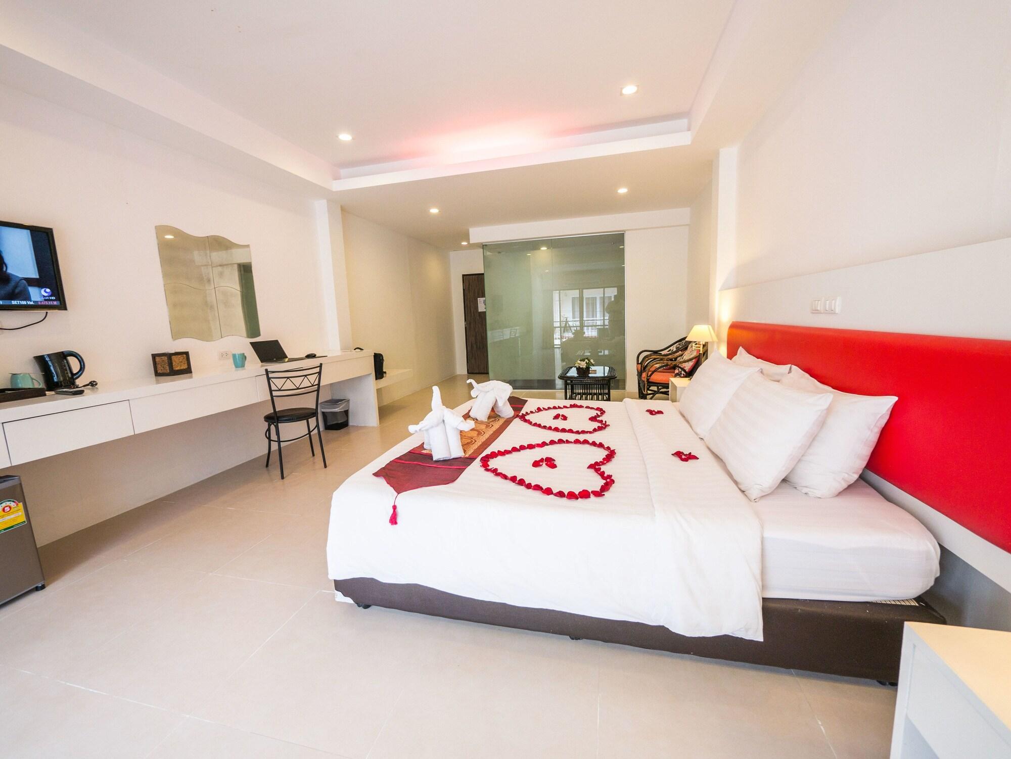 Armoni Patong Beach Hotel Εξωτερικό φωτογραφία