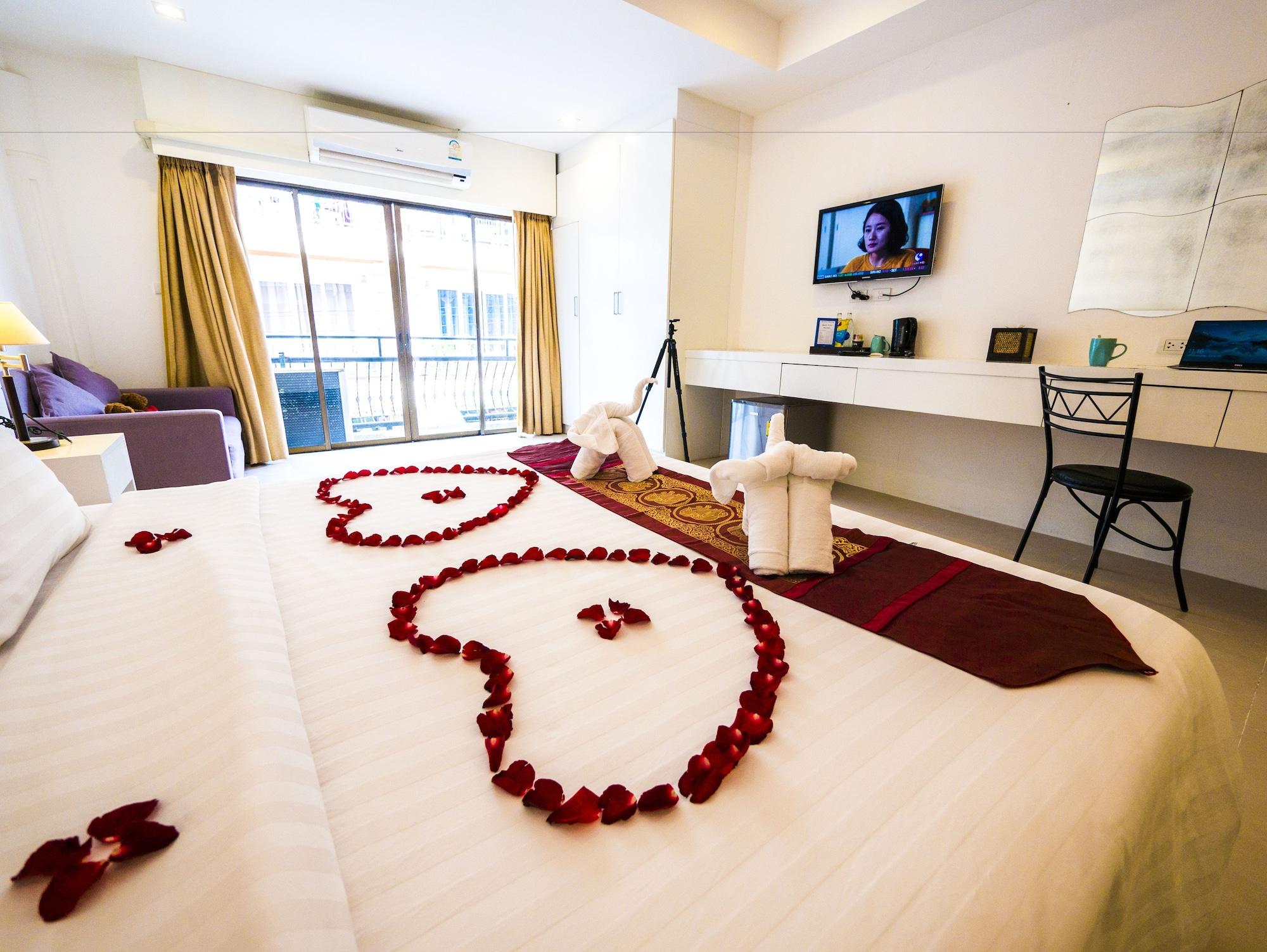 Armoni Patong Beach Hotel Εξωτερικό φωτογραφία