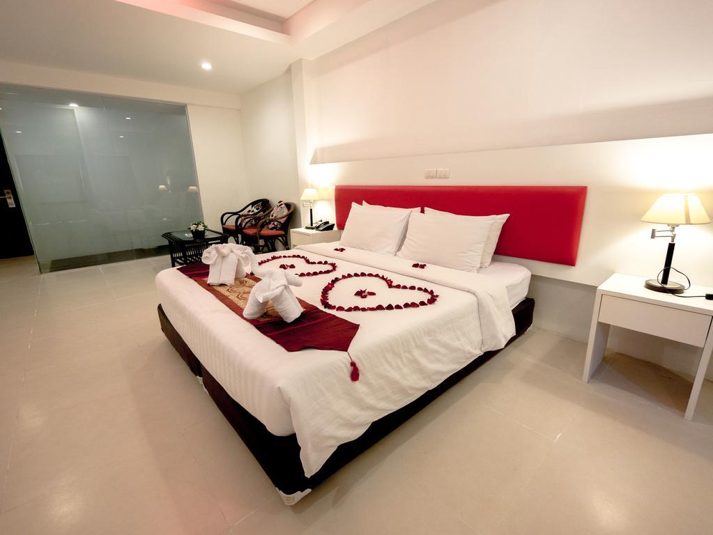 Armoni Patong Beach Hotel Εξωτερικό φωτογραφία