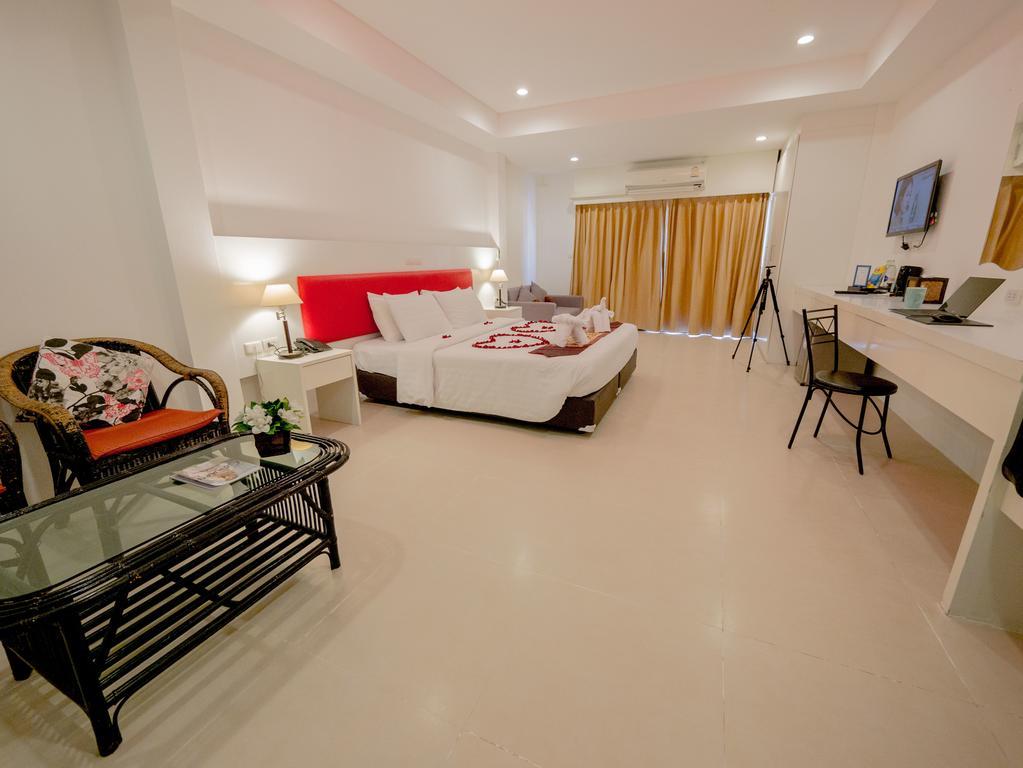 Armoni Patong Beach Hotel Εξωτερικό φωτογραφία