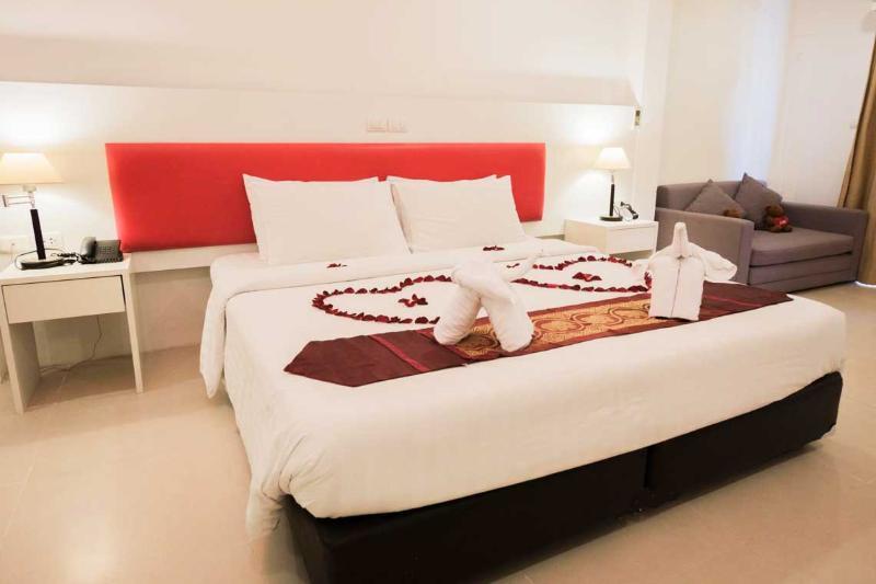 Armoni Patong Beach Hotel Εξωτερικό φωτογραφία